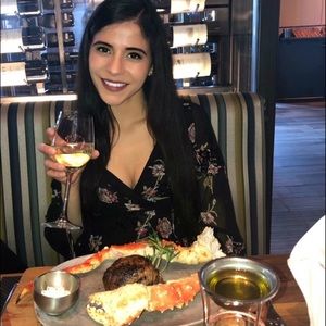 Meet your Posher, Cassandra